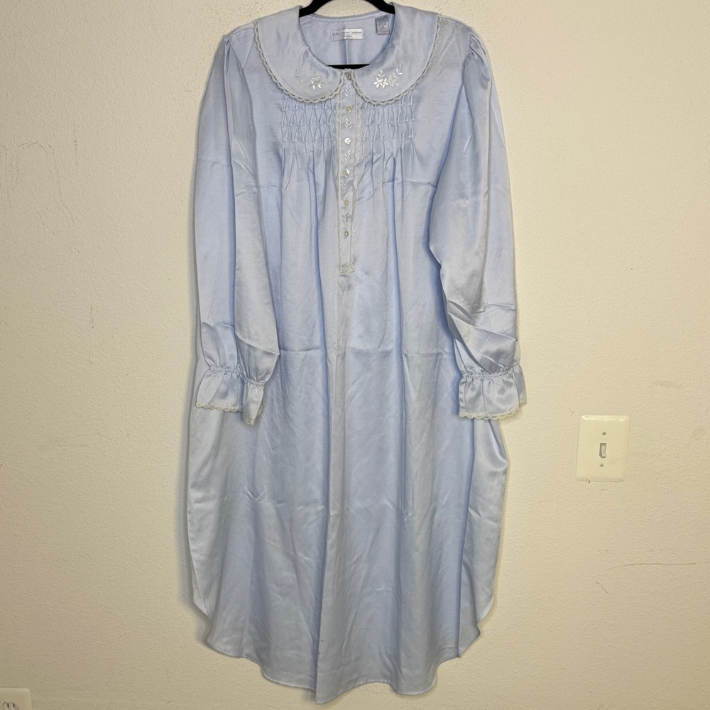 Erika Taylor vintage NWT Blue winter Nightgown Embroidered Collar plus 1X - Picture 2 of 4